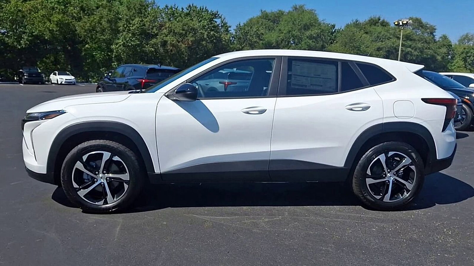 2025 Chevrolet Trax photo 4