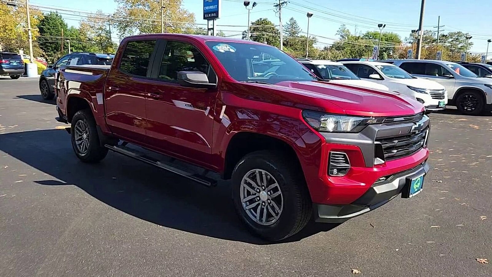 2024 Chevrolet Colorado LT photo 2