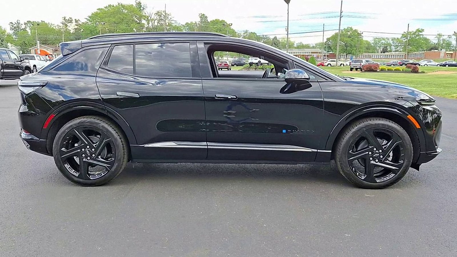 2025 Chevrolet Equinox EV RS - Photo 9