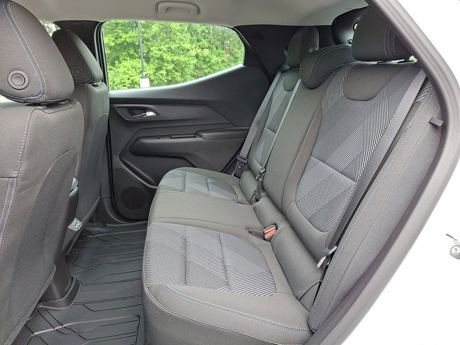 2027 Chevrolet Bolt LT - Photo 13