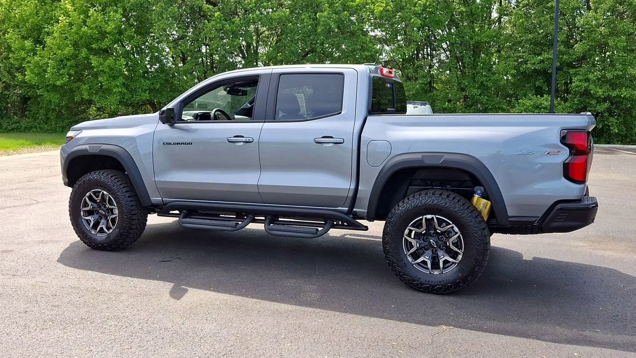 2026 Chevrolet Colorado ZR2 - Photo 8