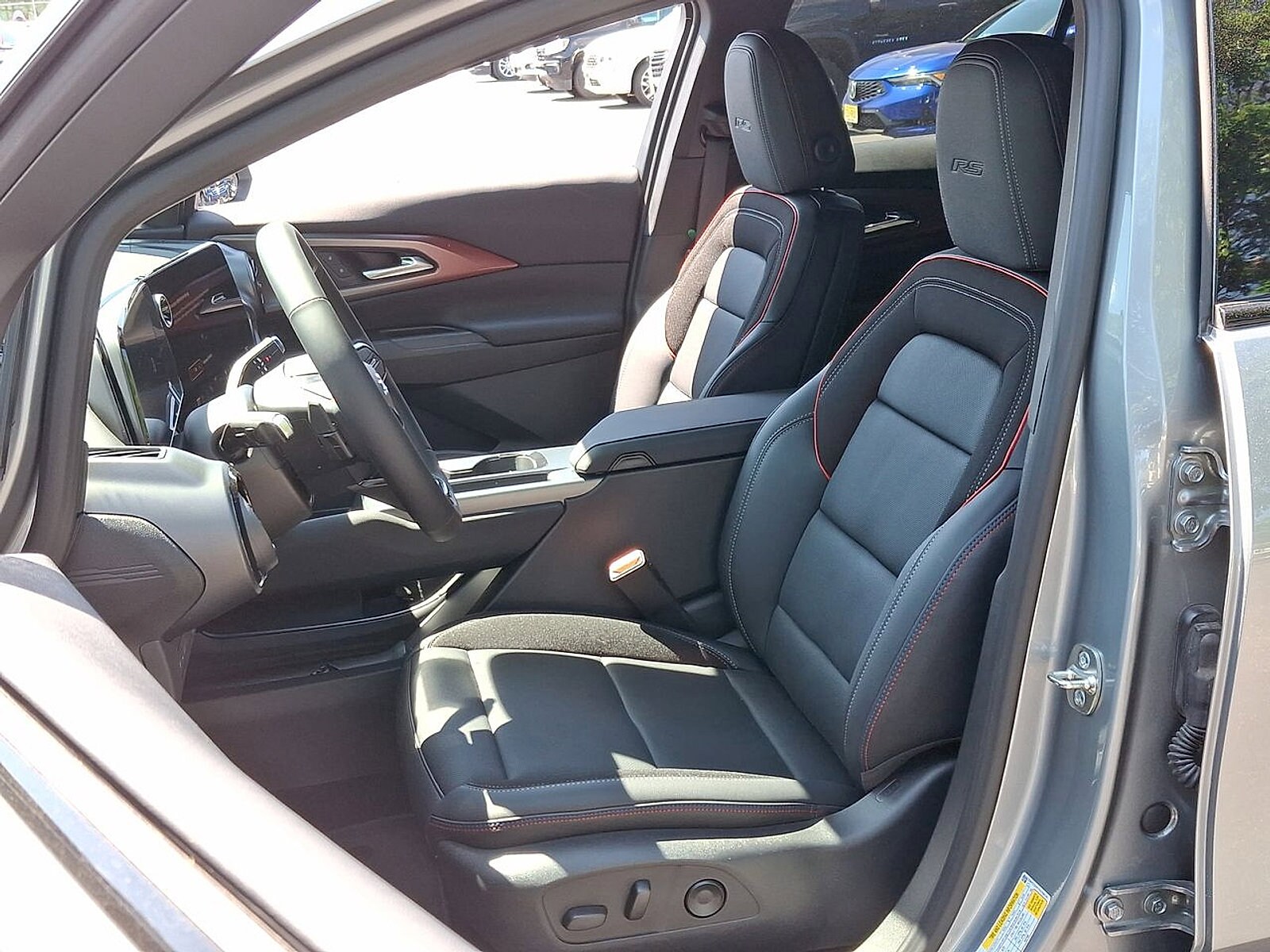 2025 Chevrolet Equinox EV RS - Photo 14