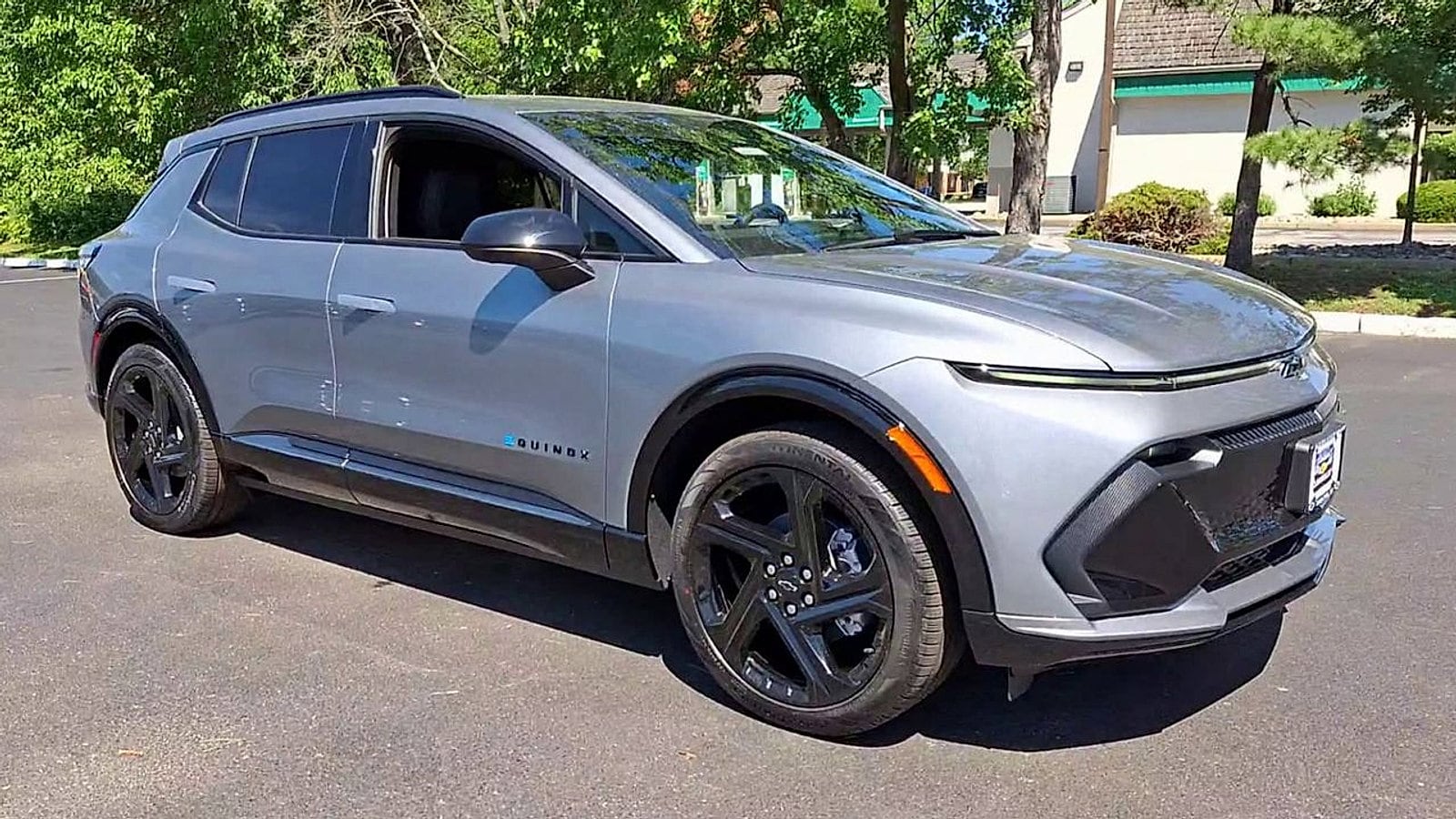 2025 Chevrolet Equinox EV RS - Photo 2