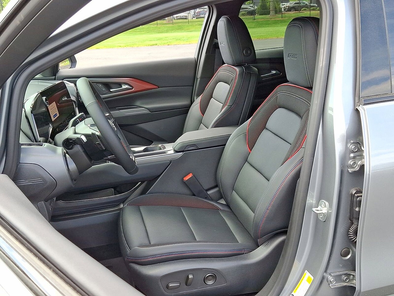 2025 Chevrolet Equinox EV RS - Photo 15