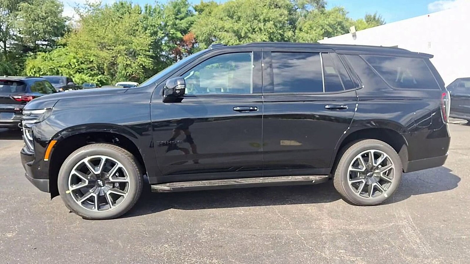 2025 Chevrolet Tahoe RST photo 3