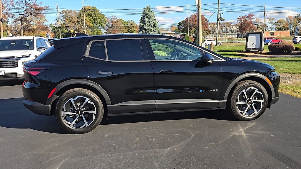 New 2026 Chevrolet Equinox EV LT SUV