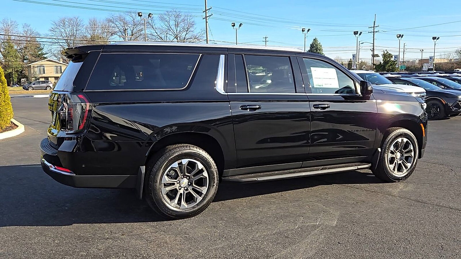 2026 Chevrolet Suburban LT photo 3