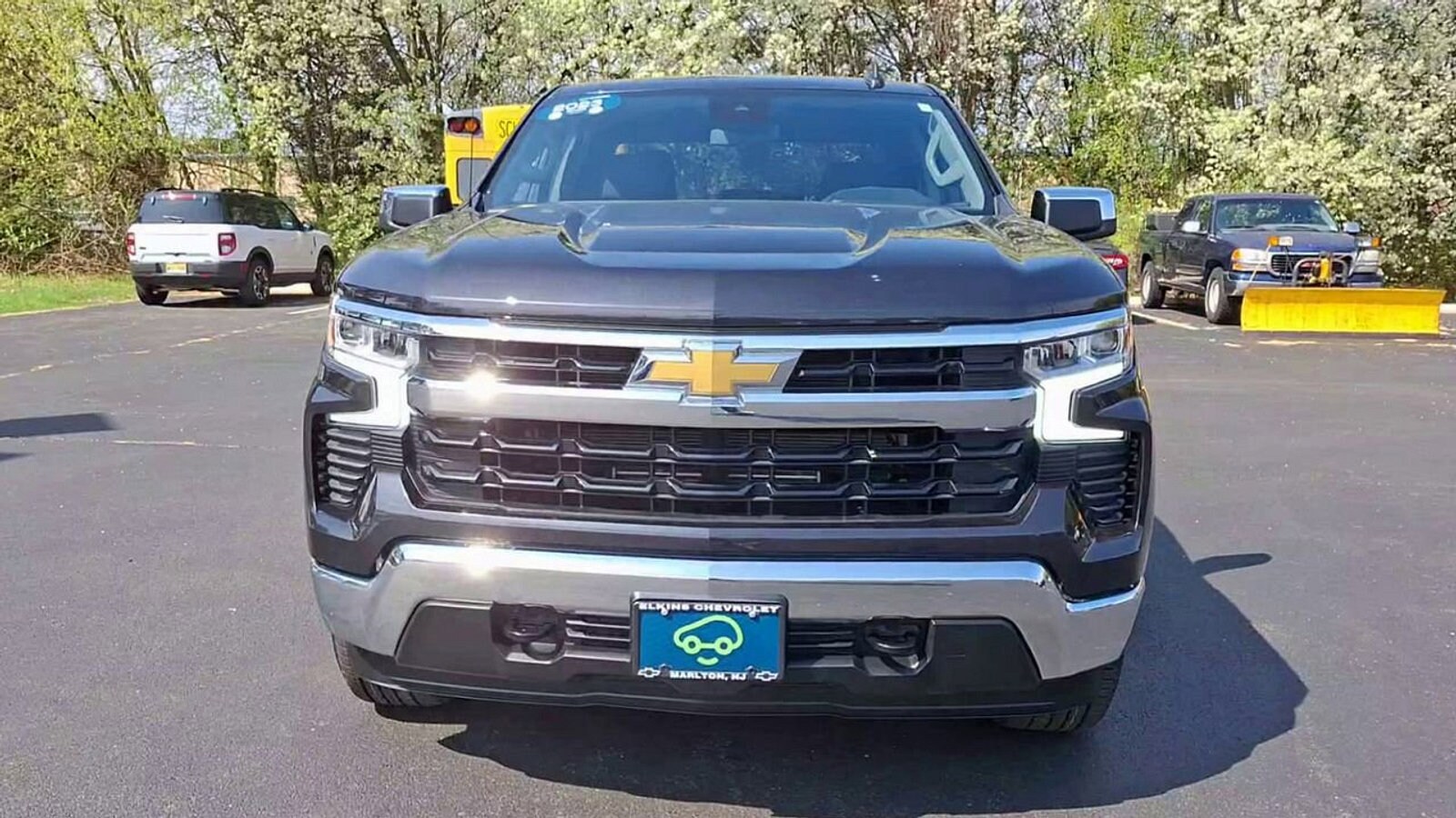 2023 Chevrolet Silverado 1500 LT photo 3