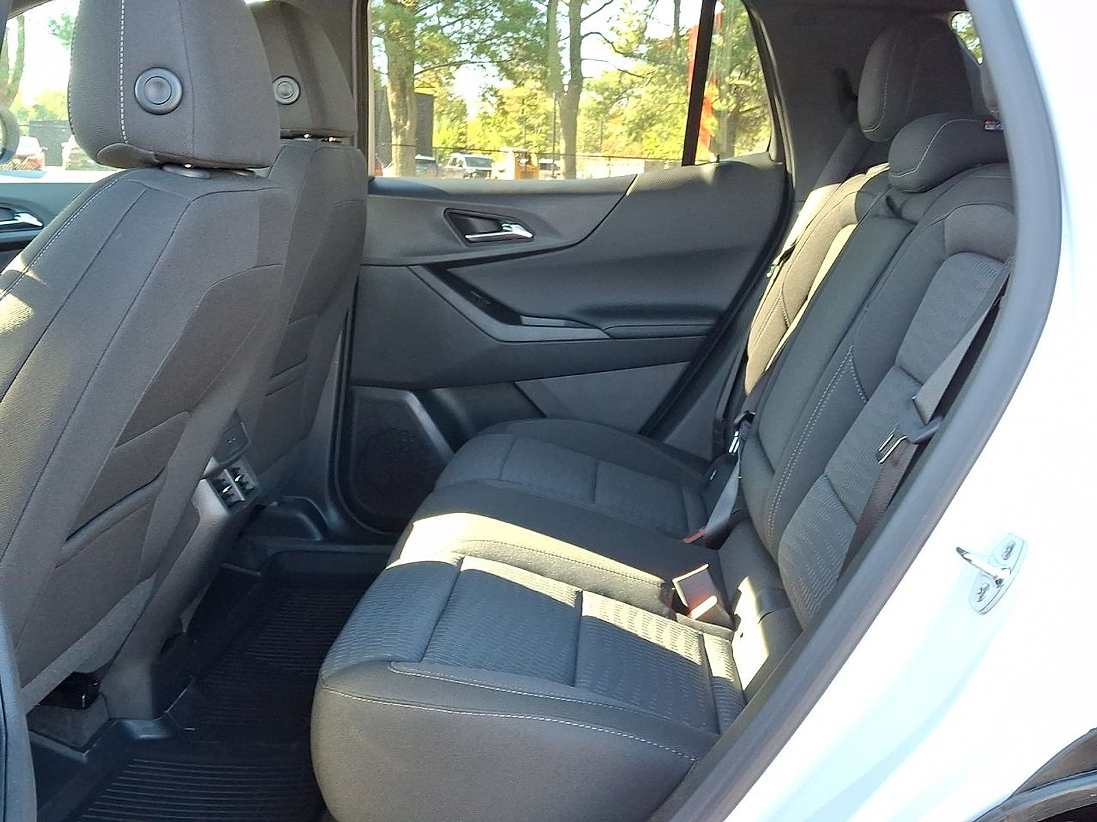 2027 Chevrolet Equinox LT - Photo 19