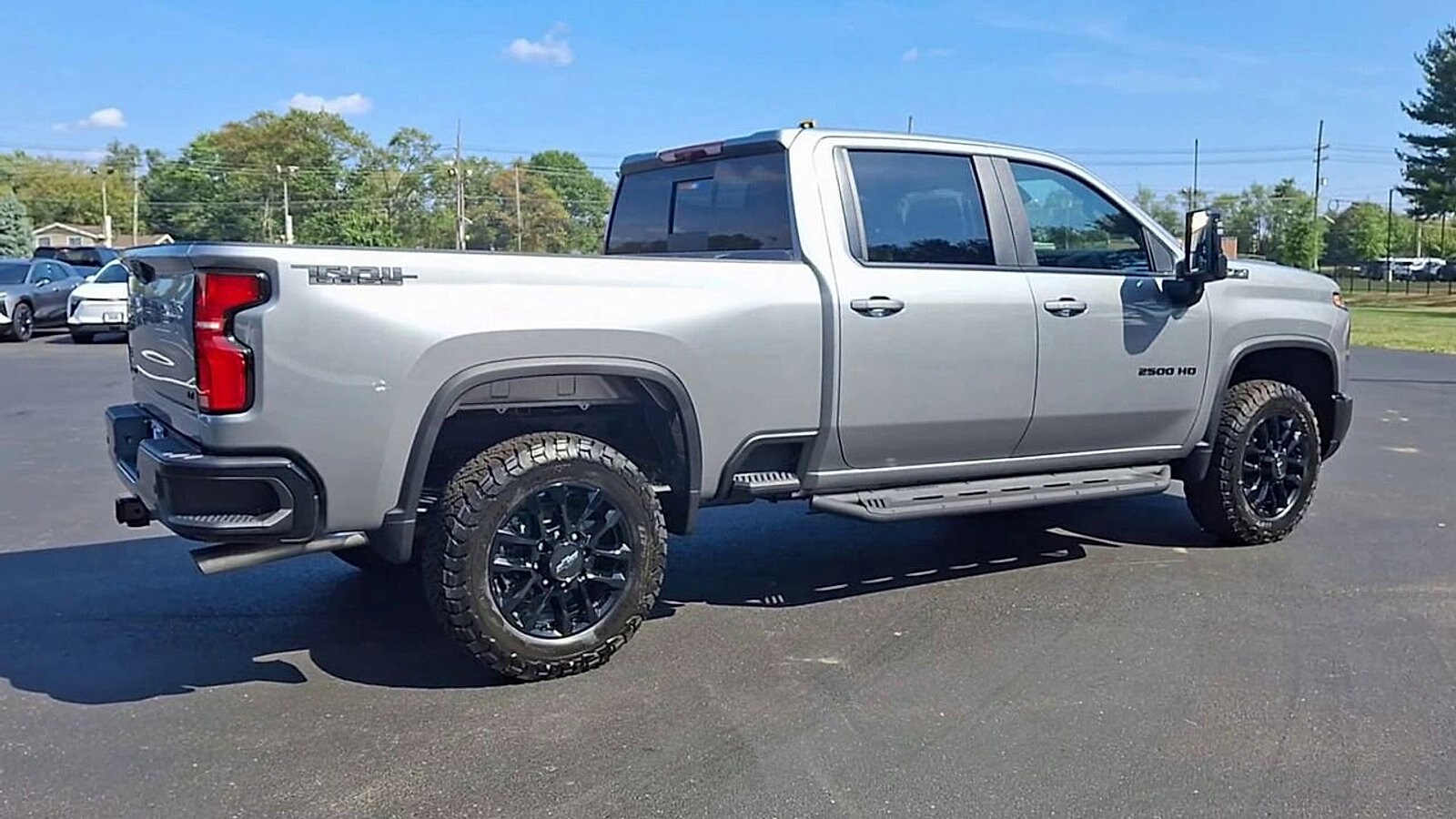 2025 Chevrolet Silverado 2500HD LT photo 3