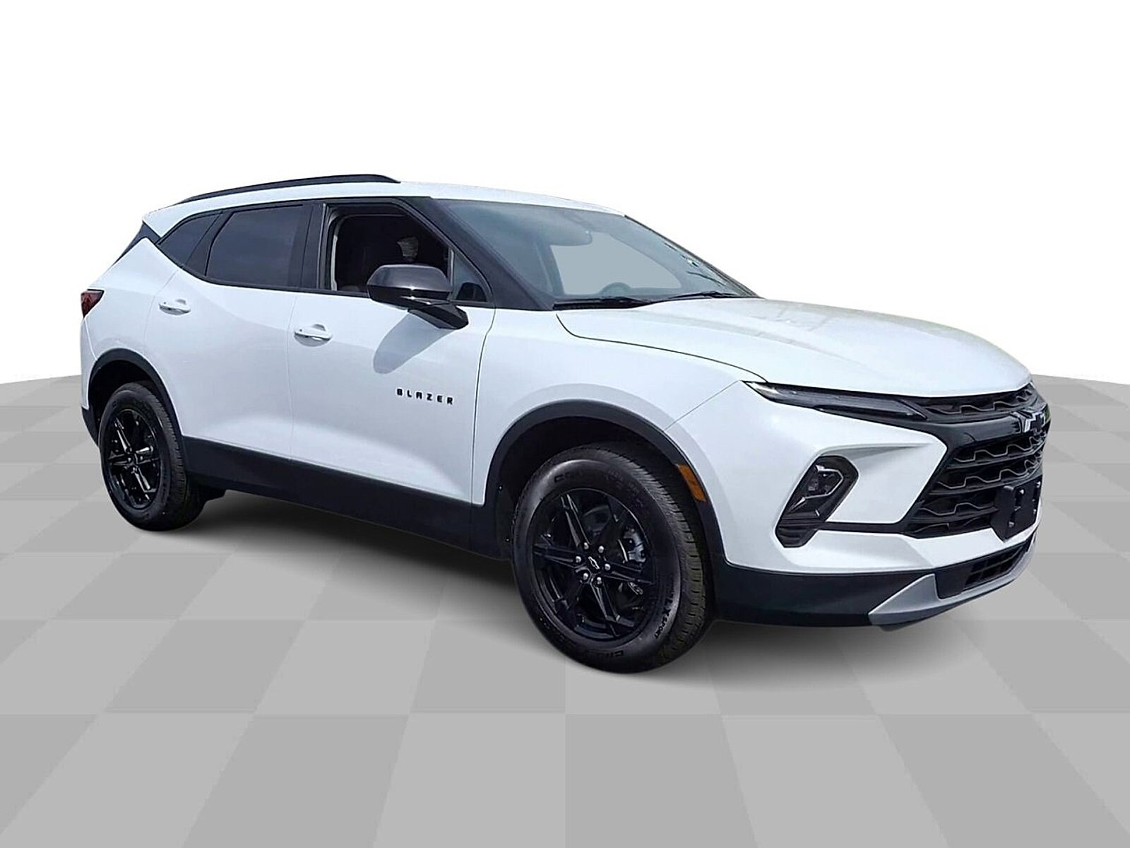 2025 Chevrolet Blazer 2LT Sport photo 2