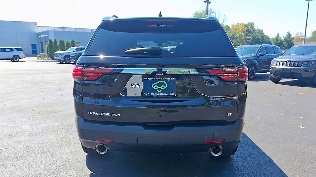 Used 2022 Chevrolet Traverse LT Cloth SUV