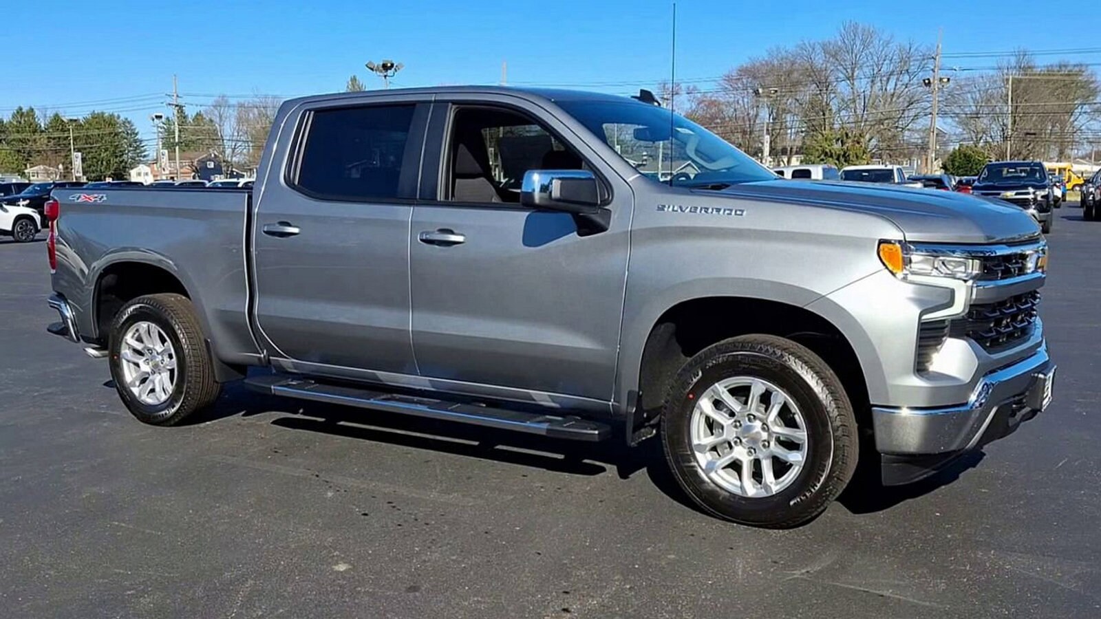 2025 Chevrolet Silverado 1500 LT photo 2