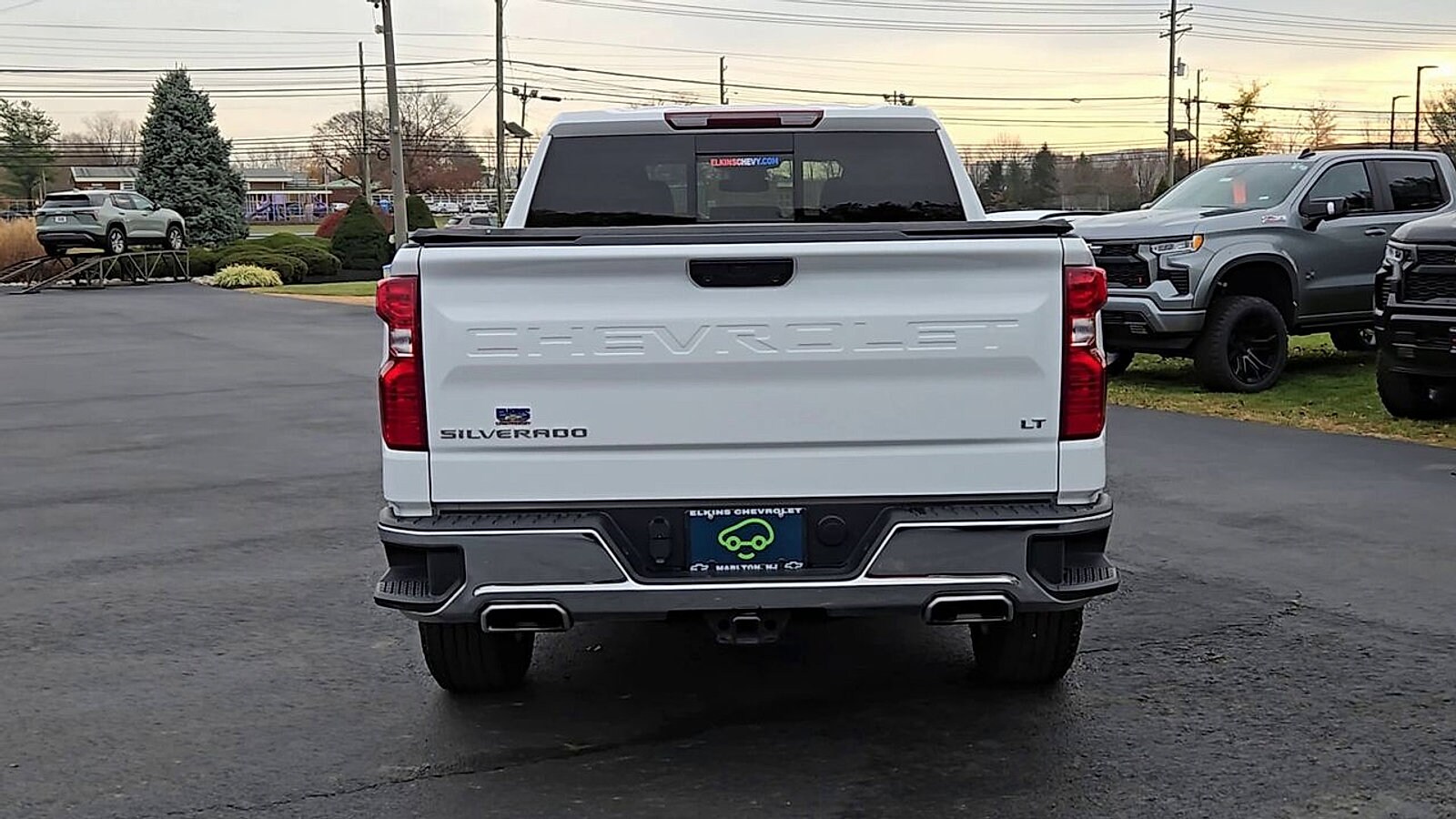 2023 Chevrolet Silverado 1500 LT photo 3