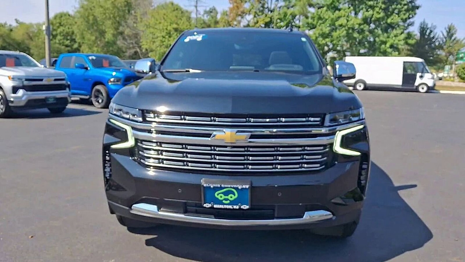2024 Chevrolet Suburban Premier photo 4