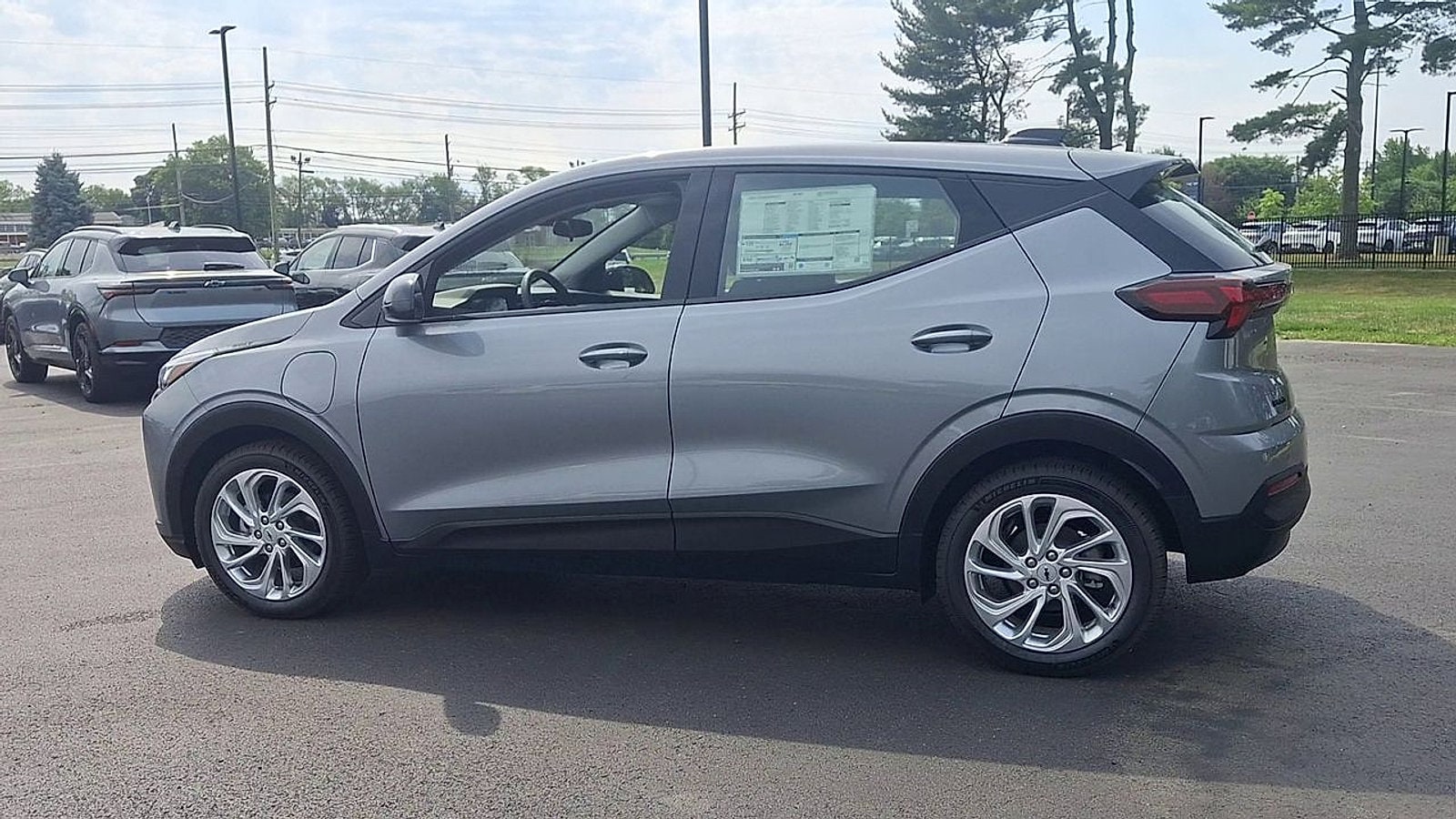 2027 Chevrolet Bolt LT - Photo 8