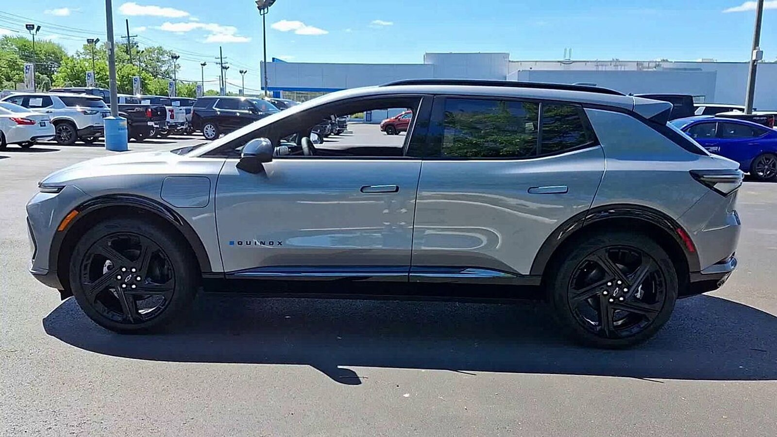 2025 Chevrolet Equinox EV RS - Photo 5