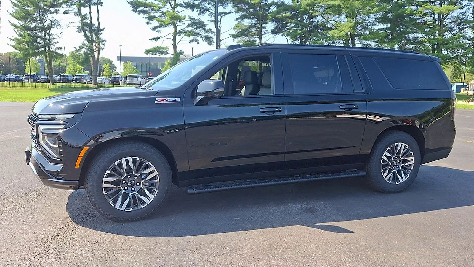 2026 Chevrolet Suburban Z71 - Photo 7