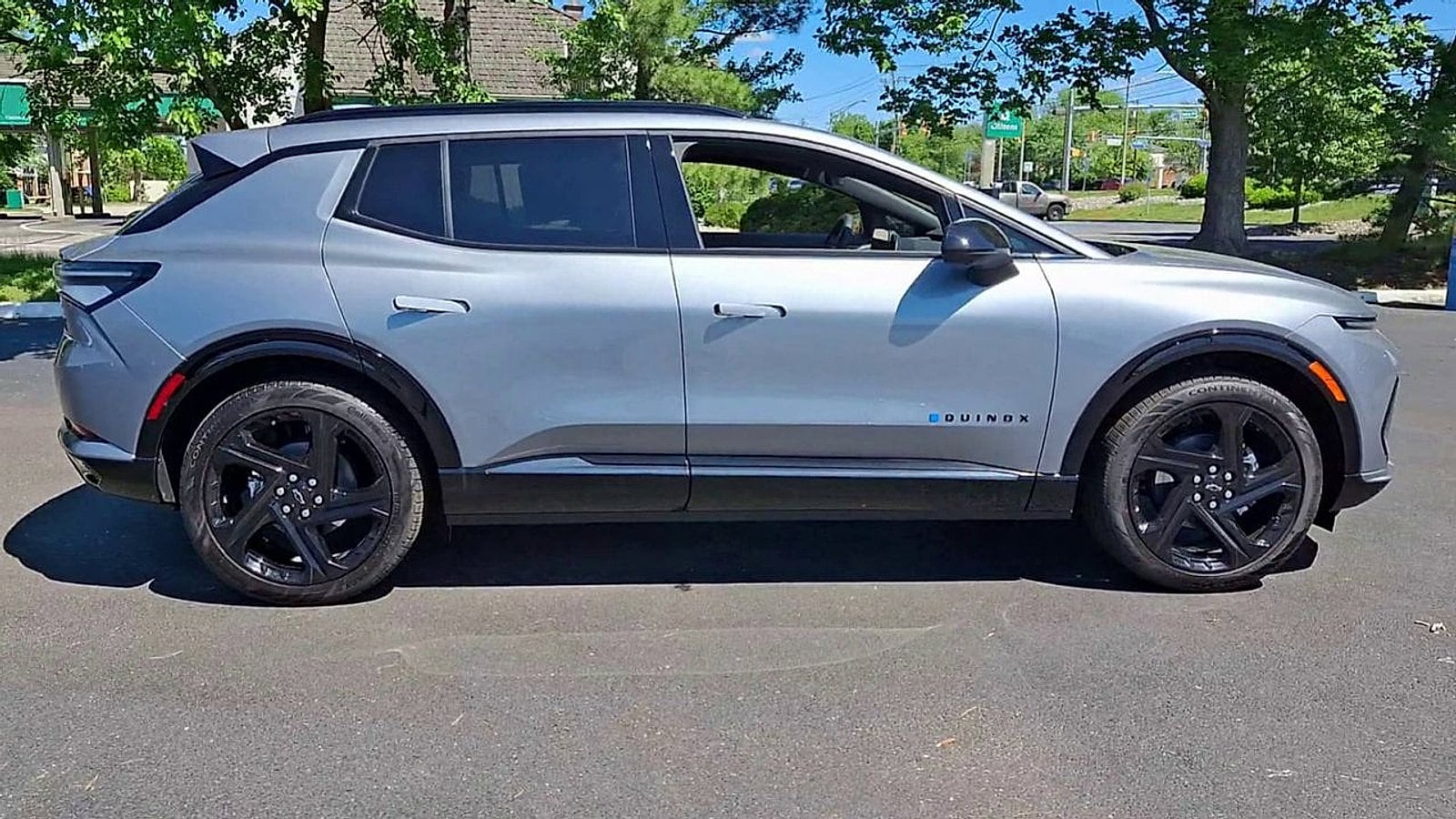 2025 Chevrolet Equinox EV RS - Photo 9