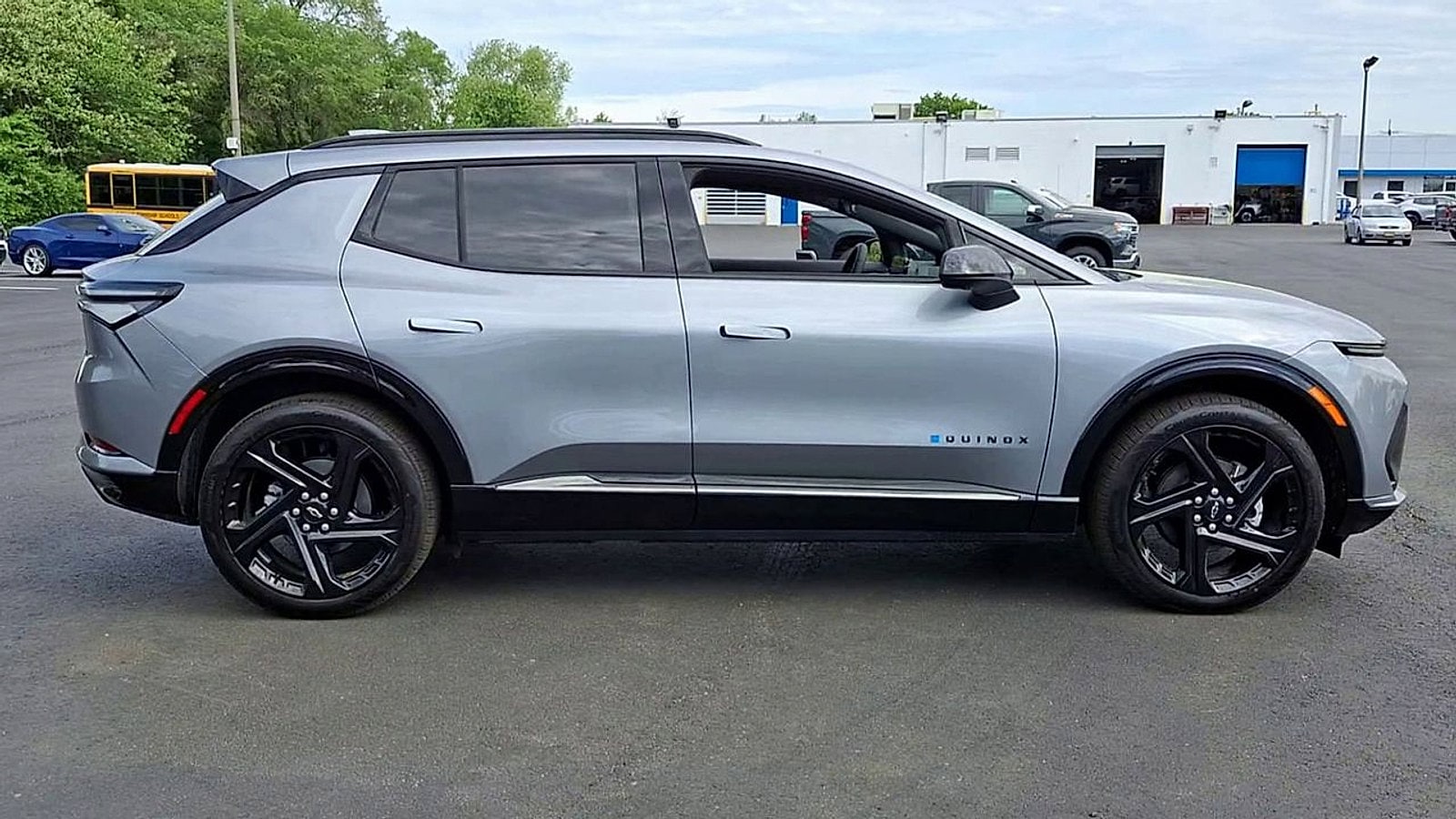 2025 Chevrolet Equinox EV RS - Photo 9