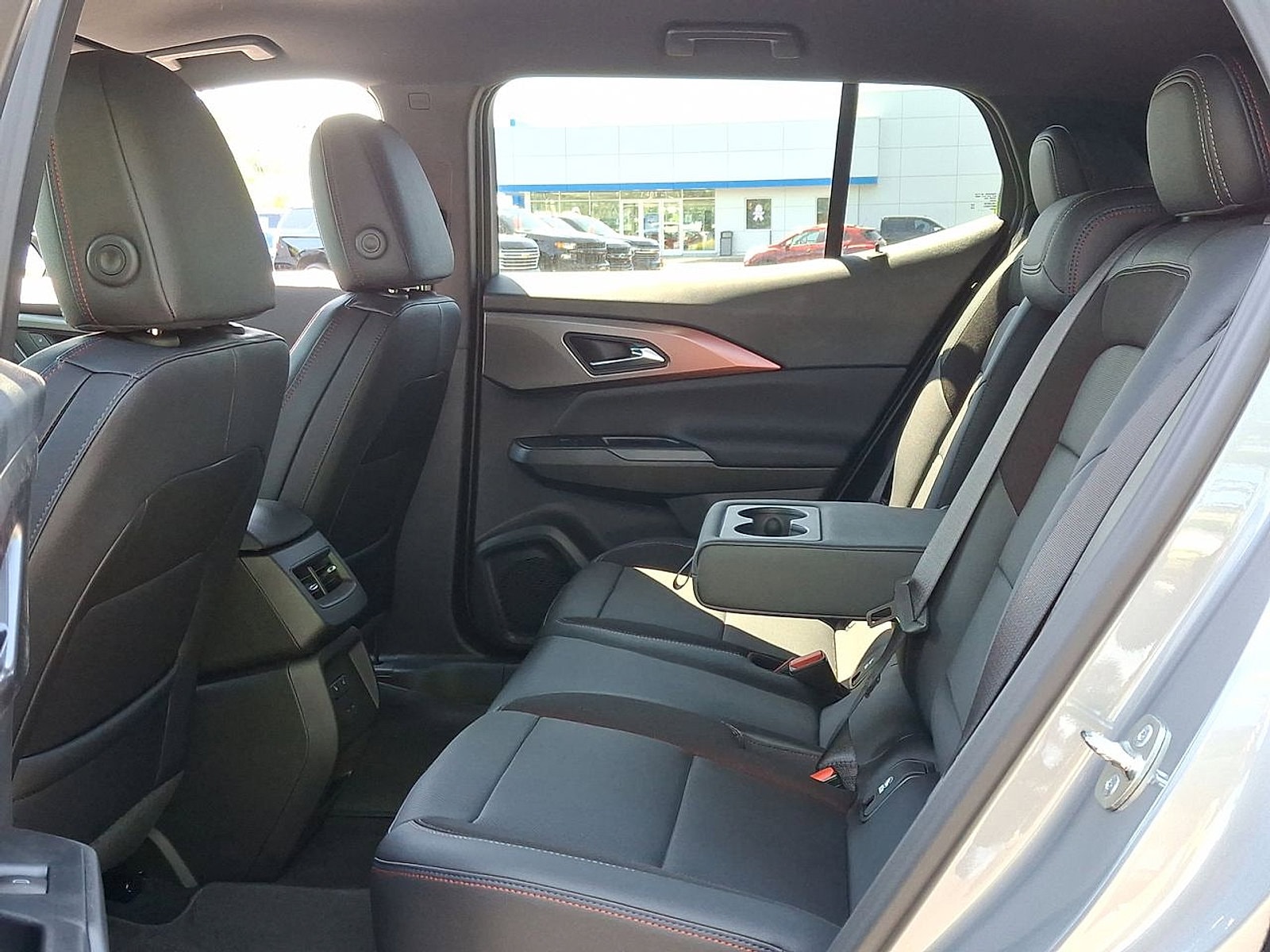 2025 Chevrolet Equinox EV RS - Photo 13