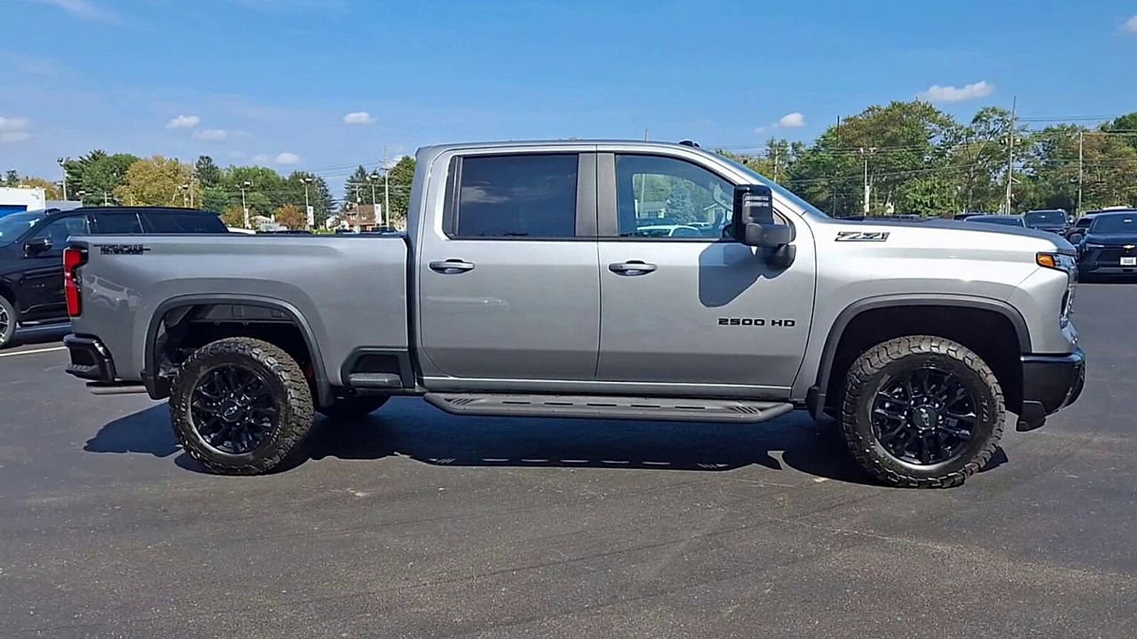 2025 Chevrolet Silverado 2500HD LT photo 4