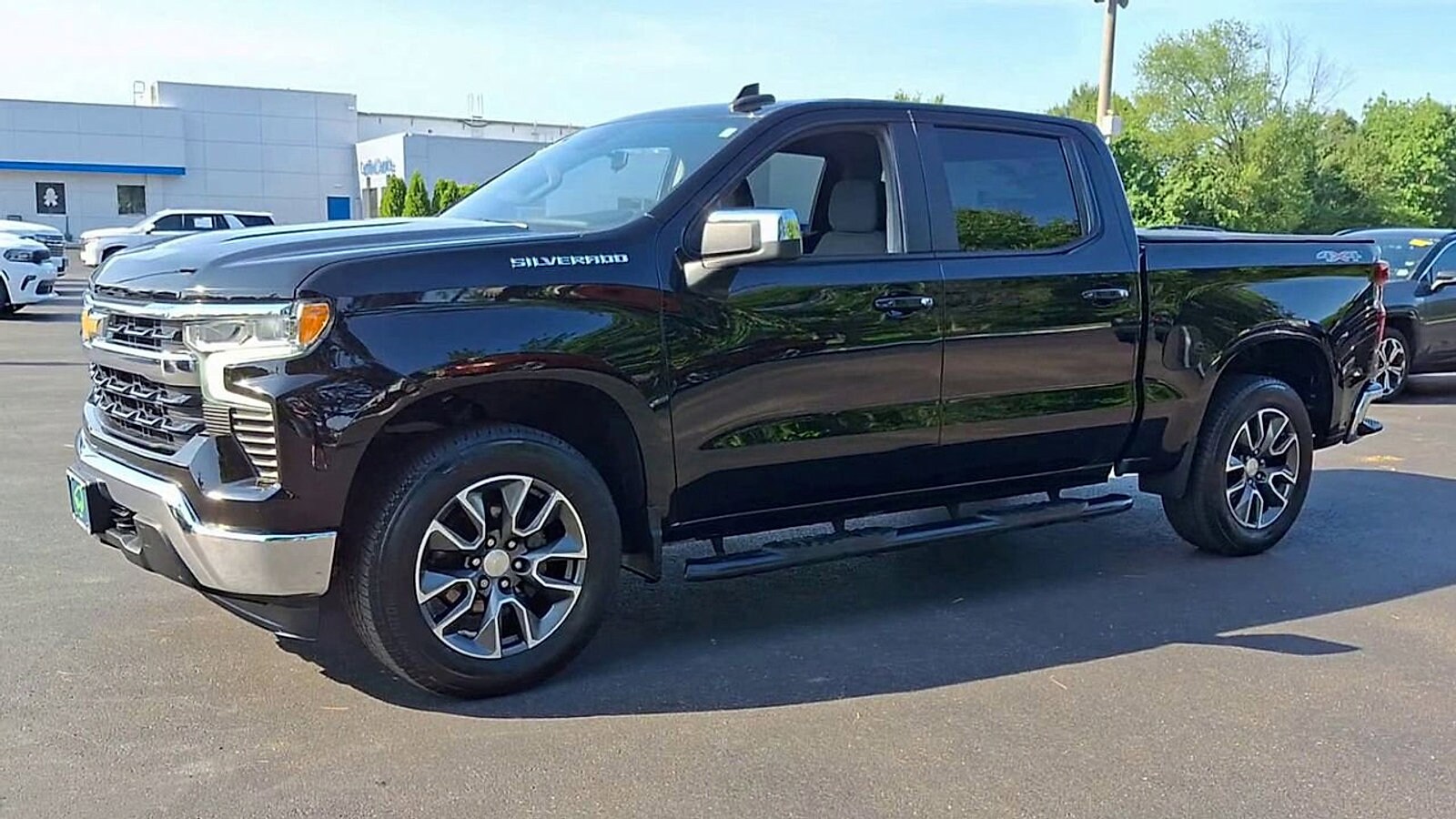 2022 Chevrolet Silverado 1500 LT photo 4
