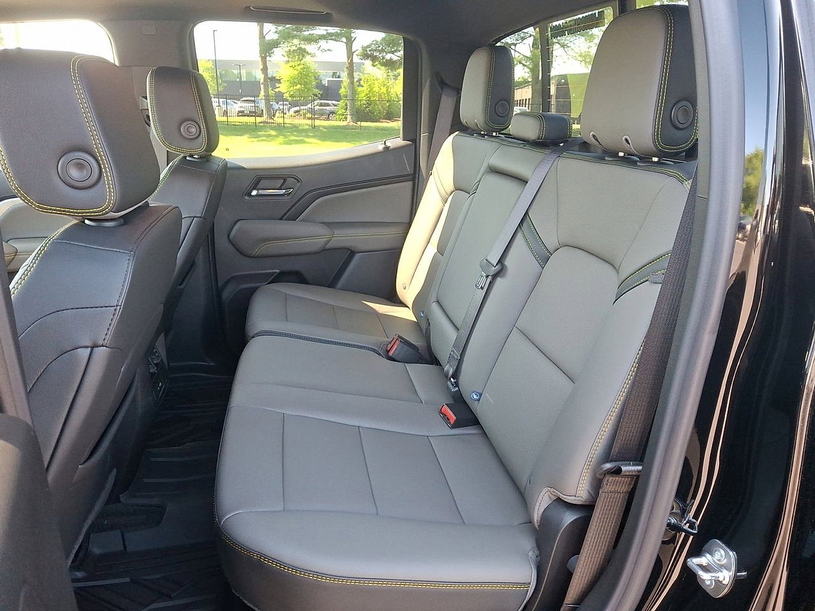 2026 Chevrolet Colorado ZR2 - Photo 13