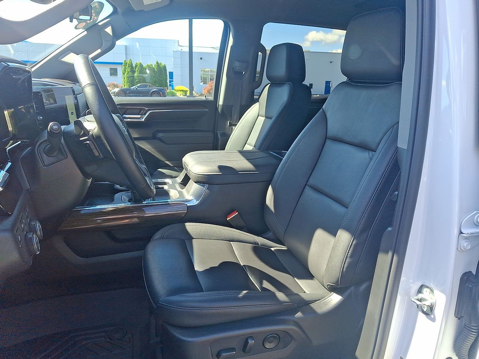 2024 Chevrolet Silverado 1500 RST - Photo 11