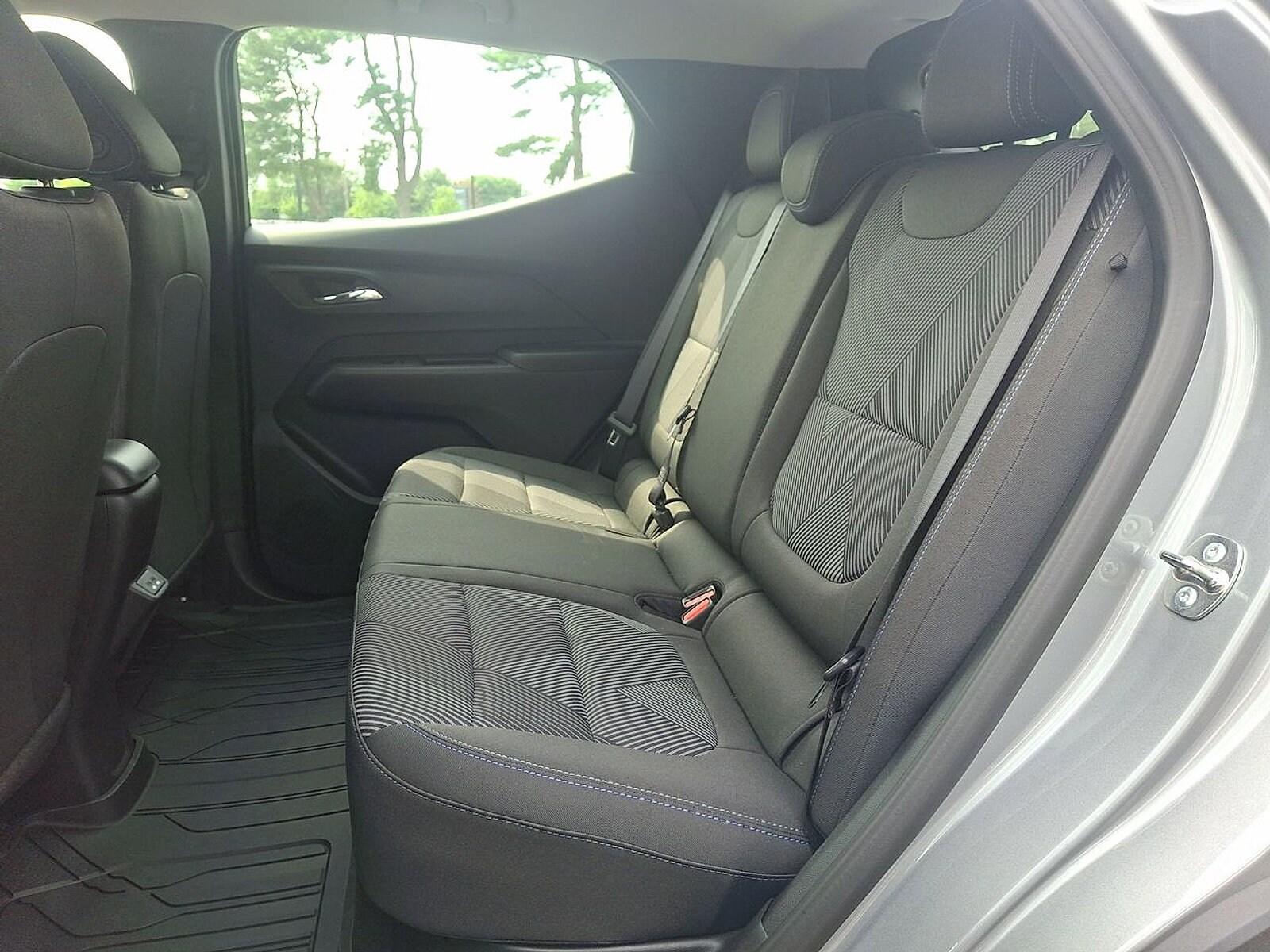 2027 Chevrolet Bolt LT - Photo 13