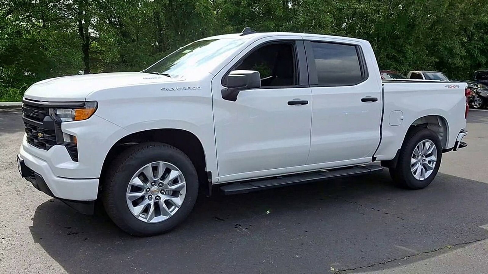 2025 Chevrolet Silverado 1500 Custom photo 4