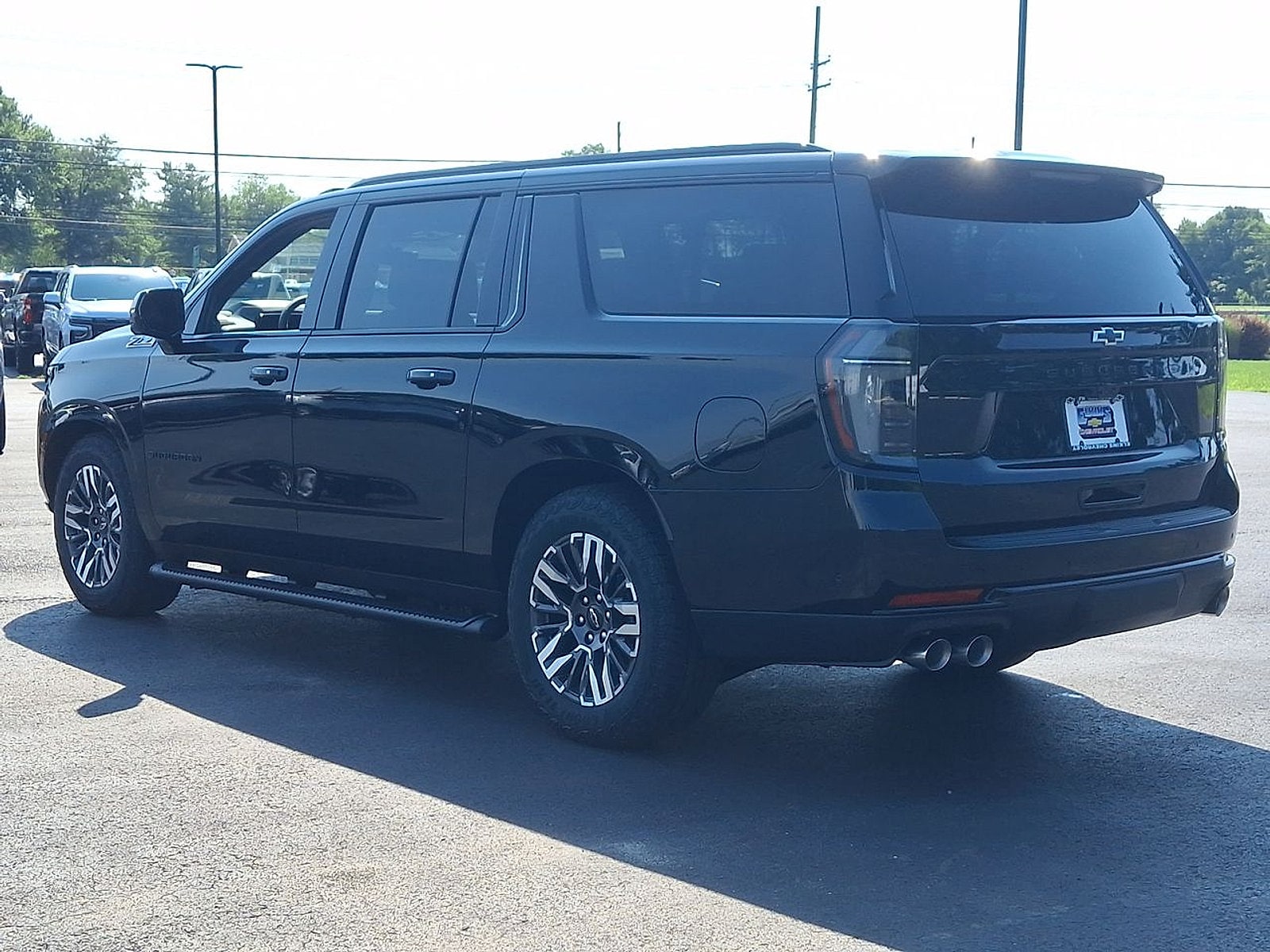 2026 Chevrolet Suburban Z71 - Photo 11