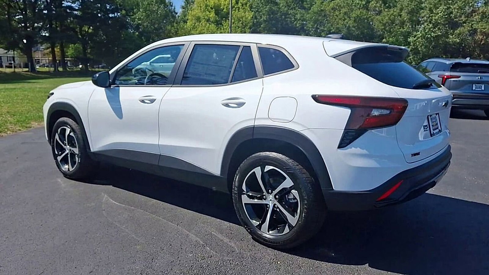 2025 Chevrolet Trax photo 3