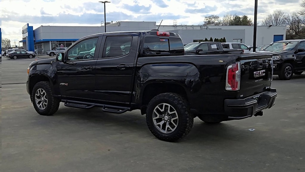 Used 2022 GMC Canyon AT4 - Cloth Truck