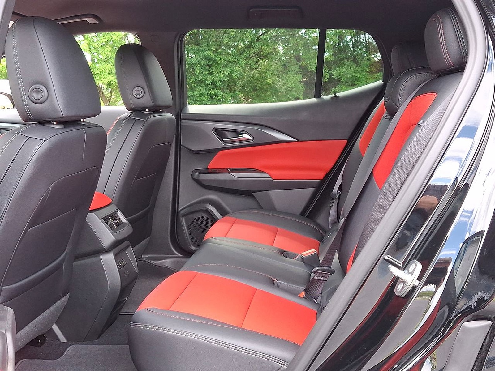 2025 Chevrolet Equinox EV RS - Photo 13