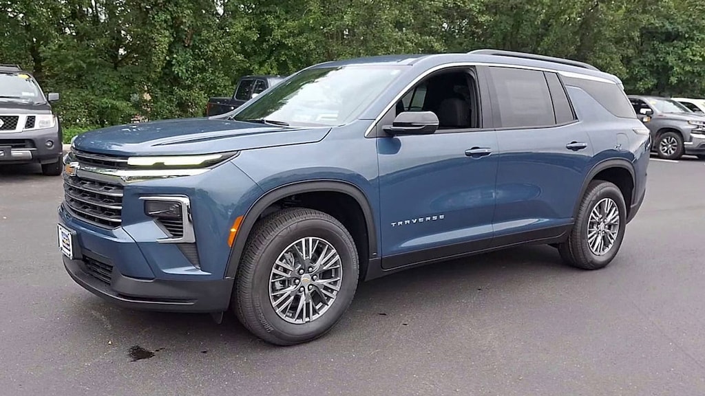 New 2025 Chevrolet Traverse LT SUV
