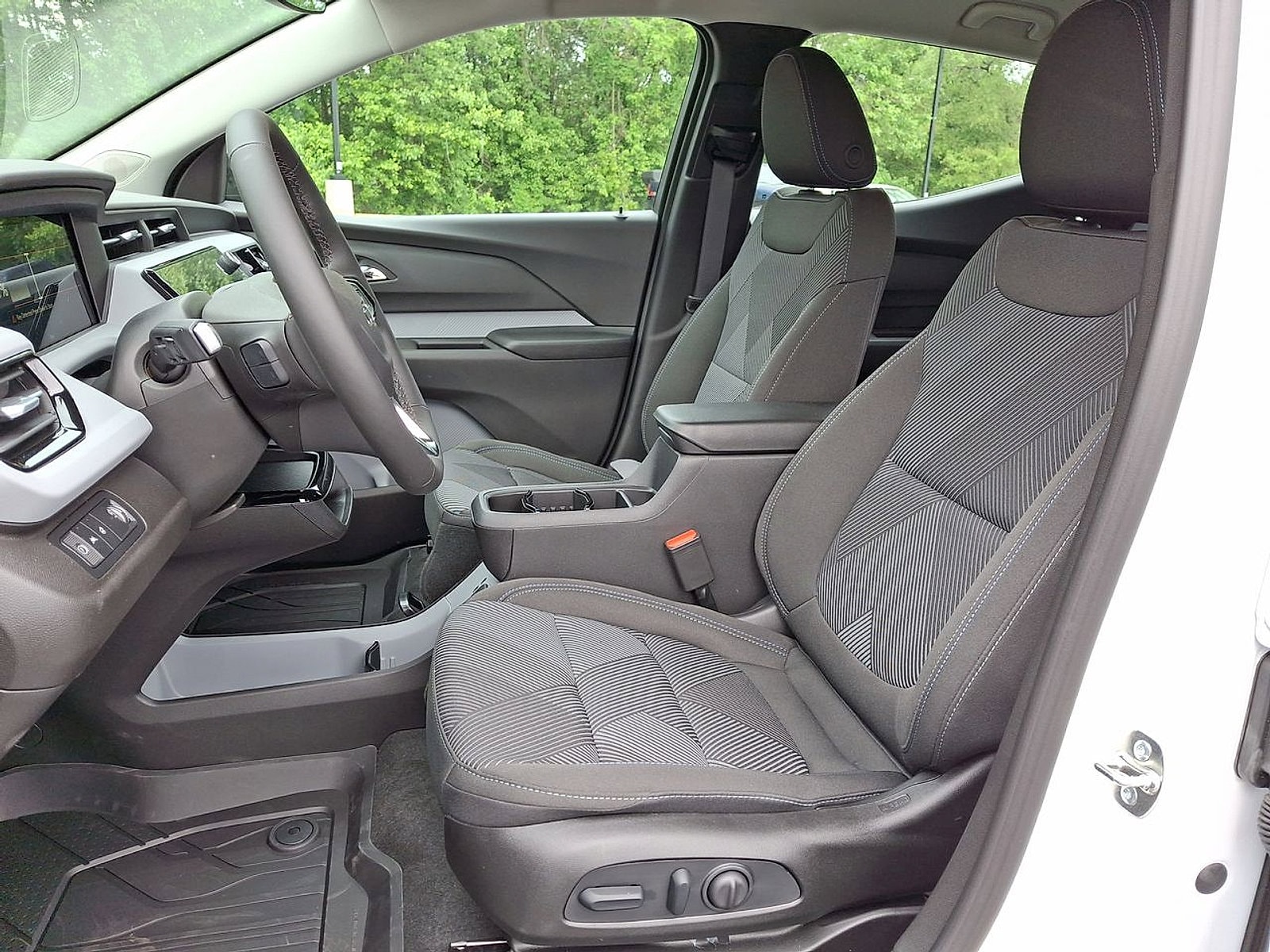 2027 Chevrolet Bolt LT - Photo 14