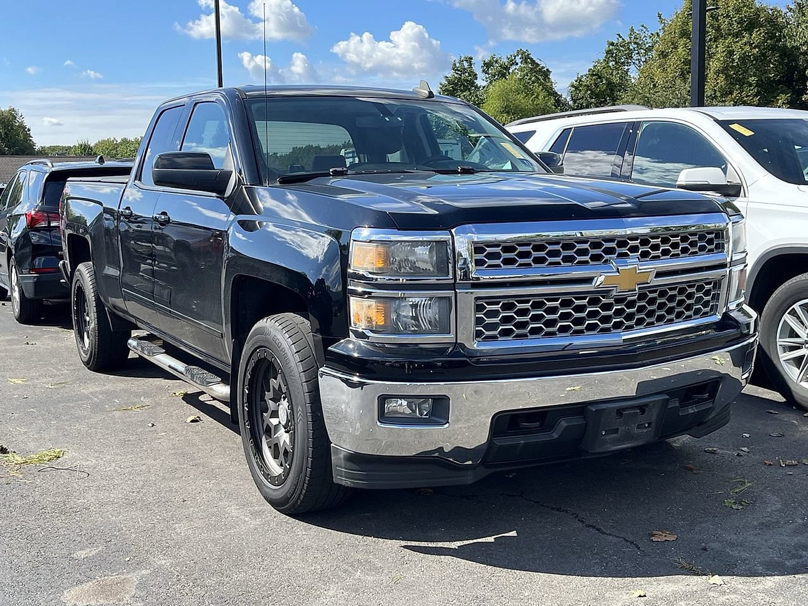Used 2015 Chevrolet Silverado 1500 LT with VIN 1GCVKREH0FZ253696 for sale in Evesham, NJ