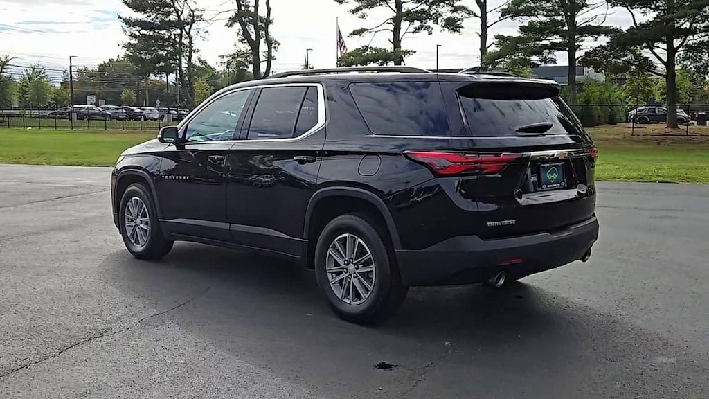 Used 2023 Chevrolet Traverse LT Cloth SUV