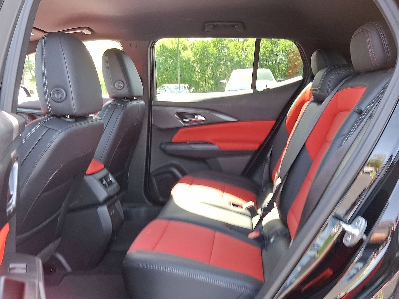 2025 Chevrolet Equinox EV RS - Photo 13