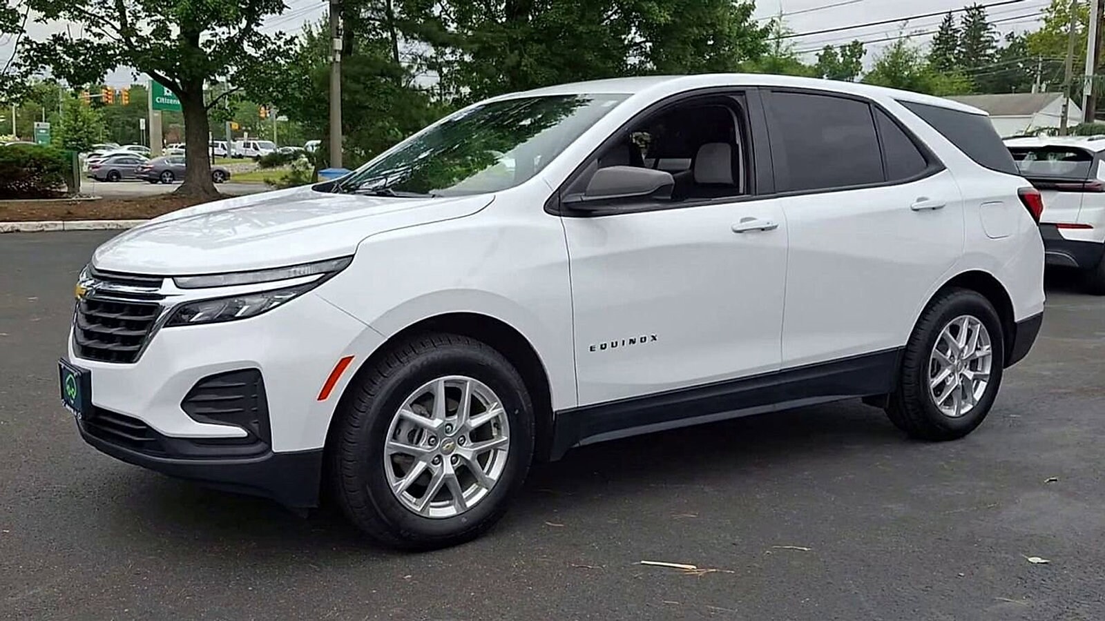 2022 Chevrolet Equinox LS photo 3
