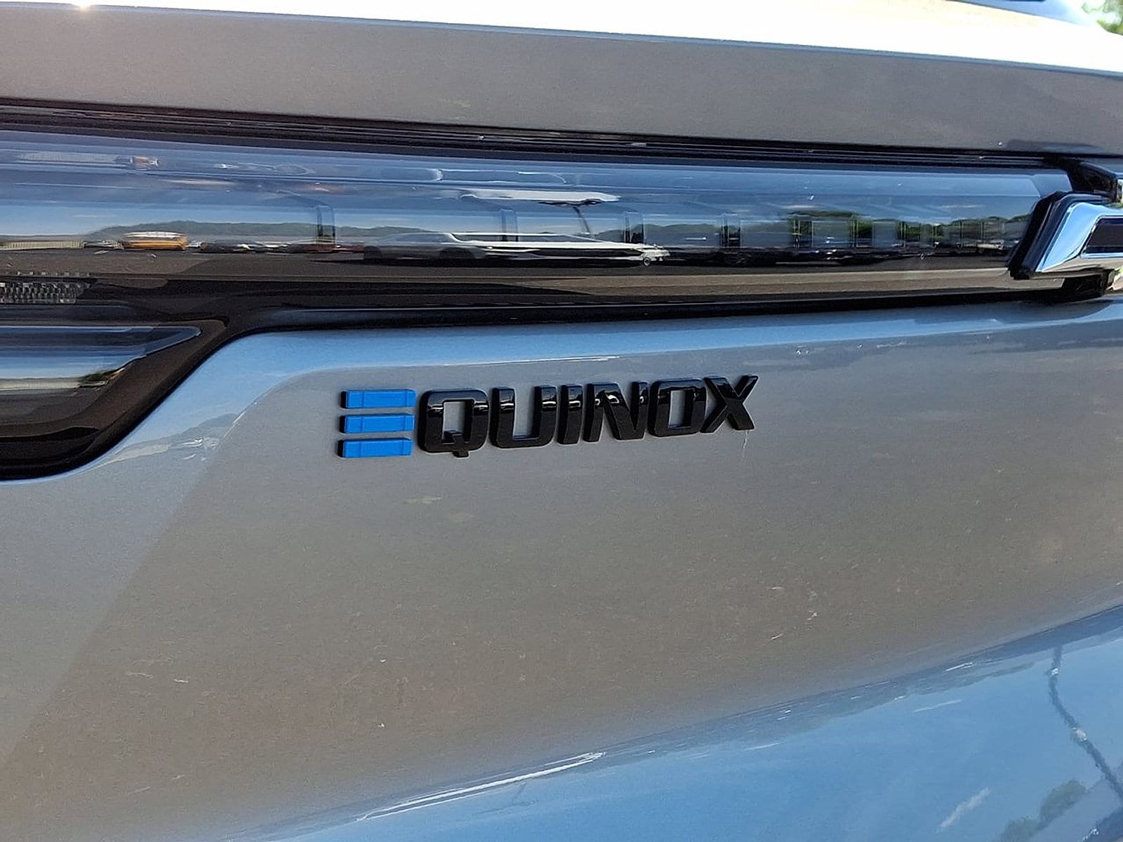 2025 Chevrolet Equinox EV RS - Photo 19