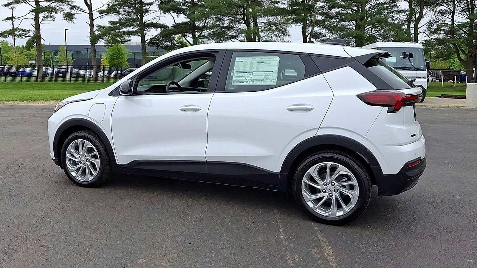 2027 Chevrolet Bolt LT - Photo 8