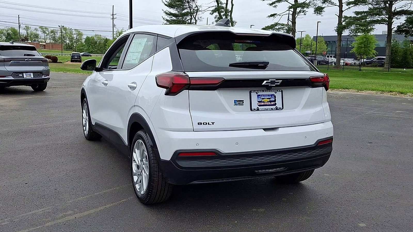 2027 Chevrolet Bolt LT - Photo 9