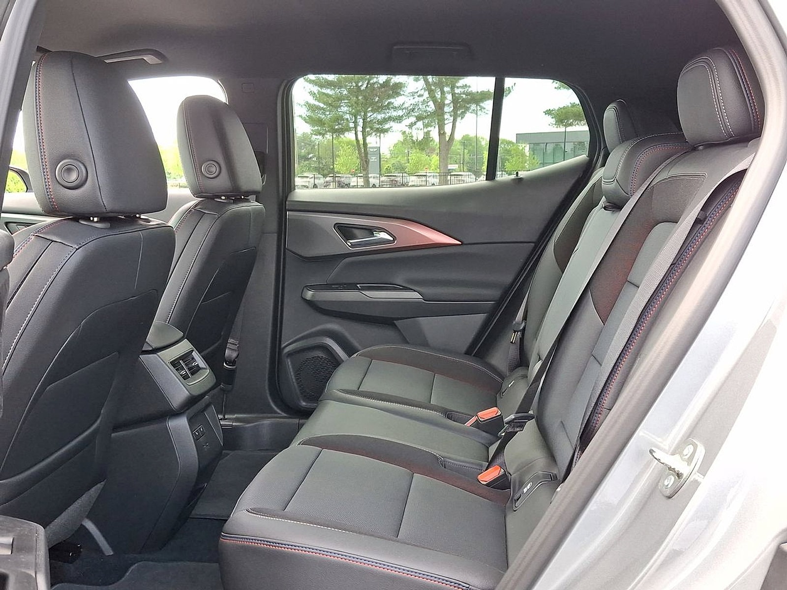 2025 Chevrolet Equinox EV RS - Photo 13