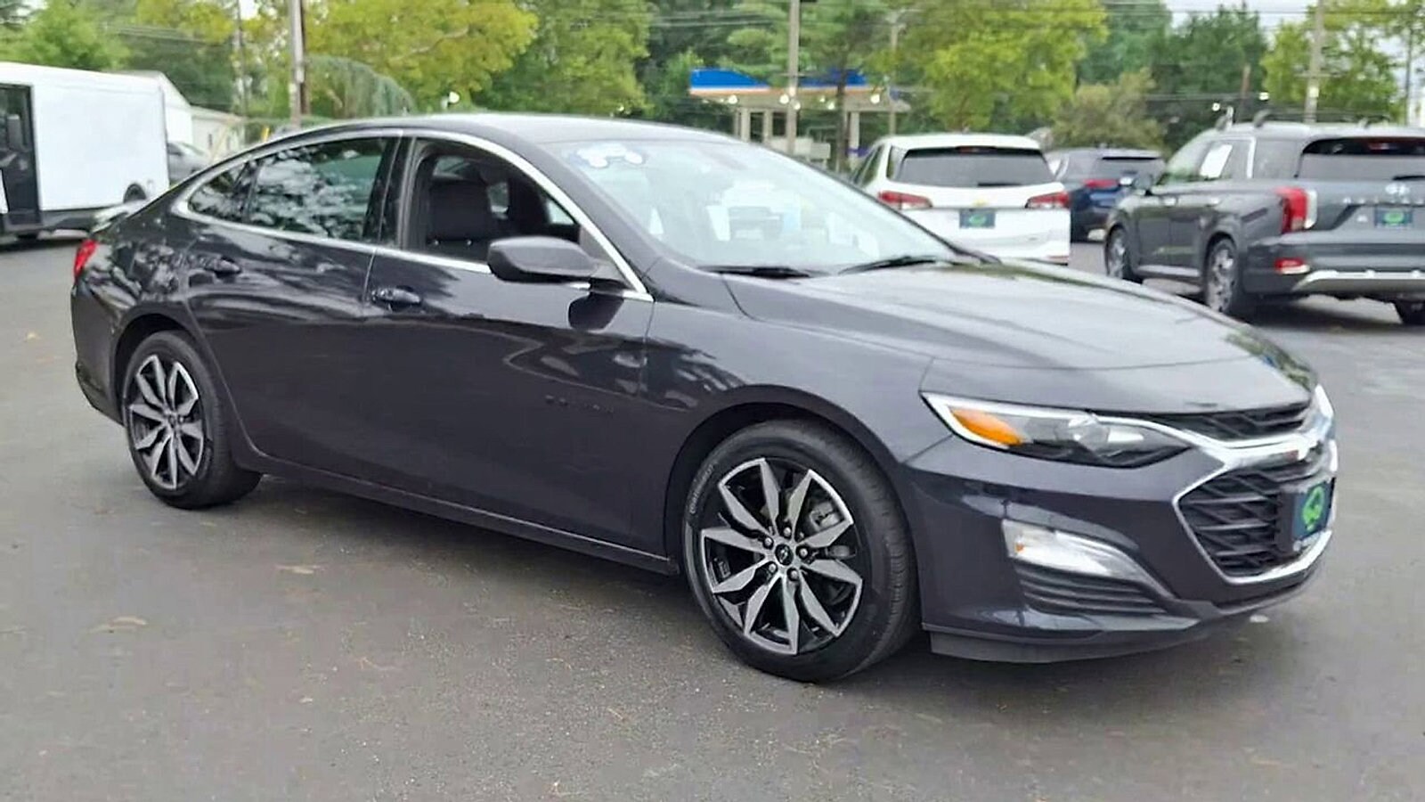 2022 Chevrolet Malibu RS photo 2
