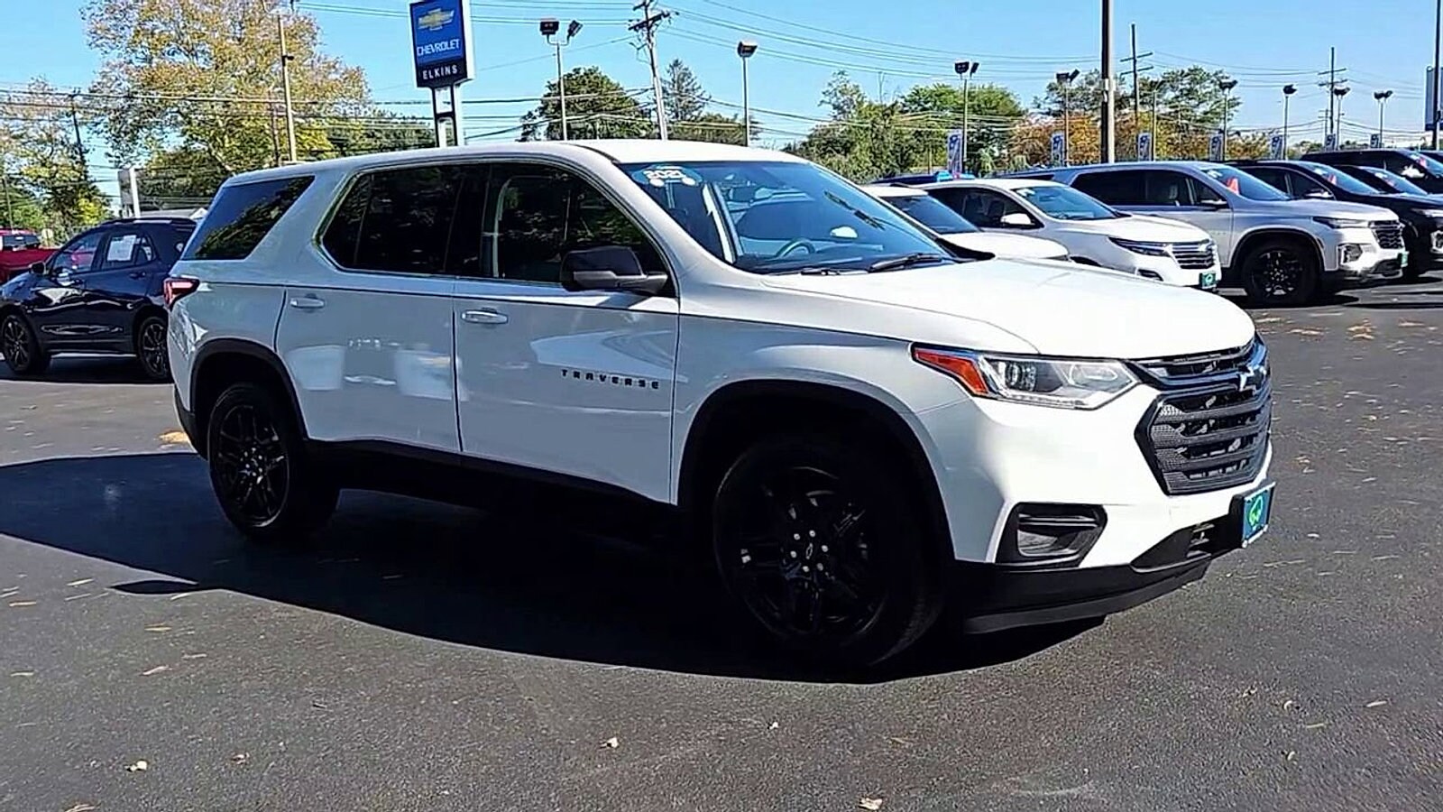 2021 Chevrolet Traverse LS photo 2