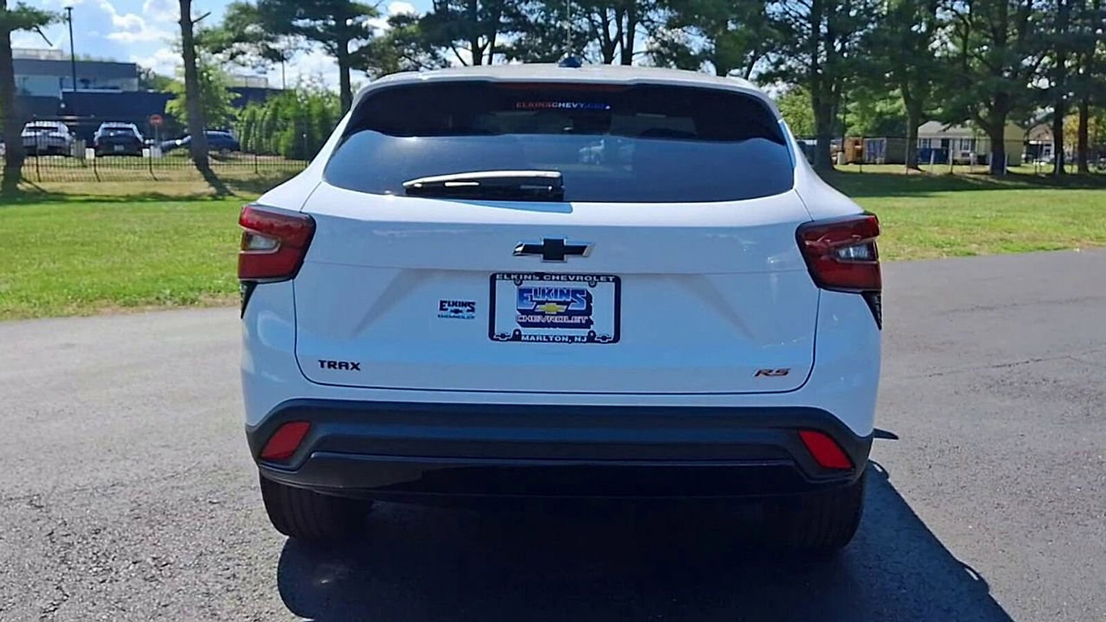 2025 Chevrolet Trax photo 2