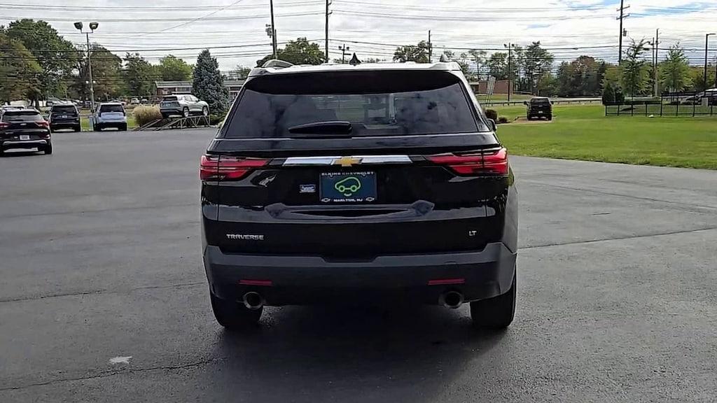 Used 2023 Chevrolet Traverse LT Cloth SUV