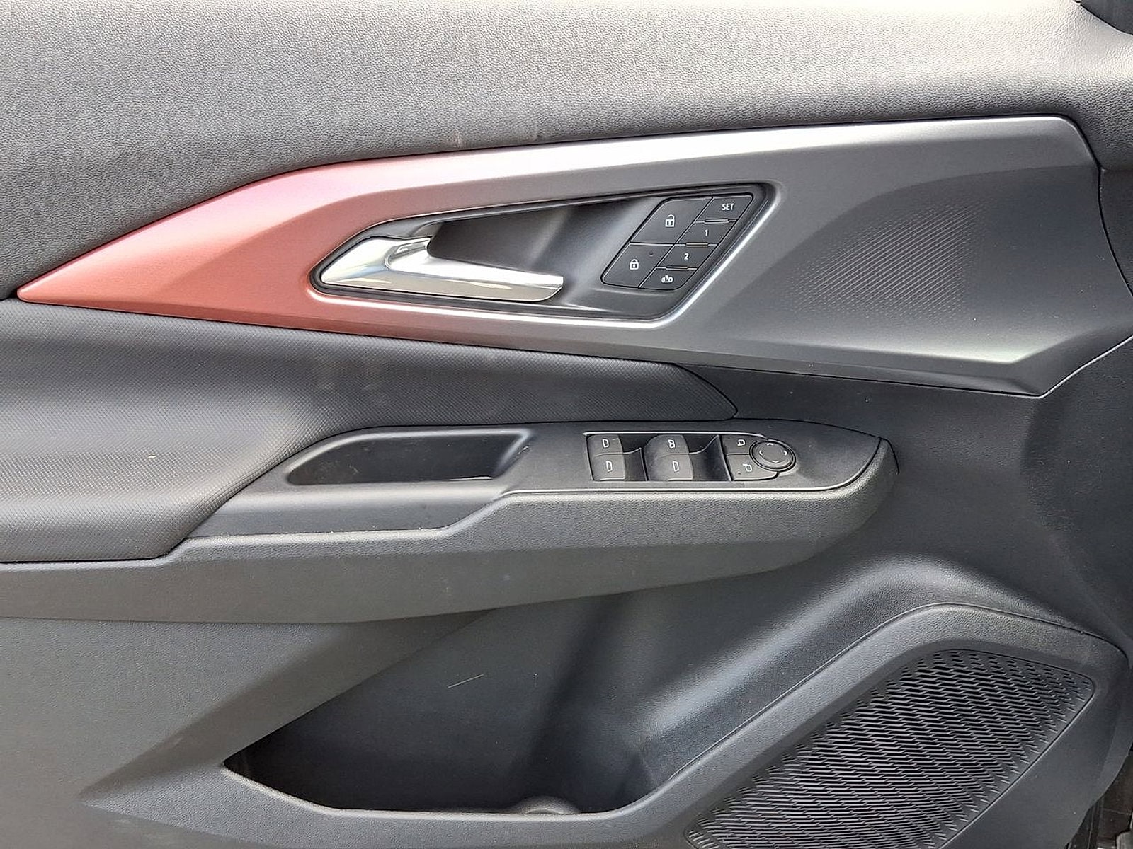 2025 Chevrolet Equinox EV RS - Photo 14